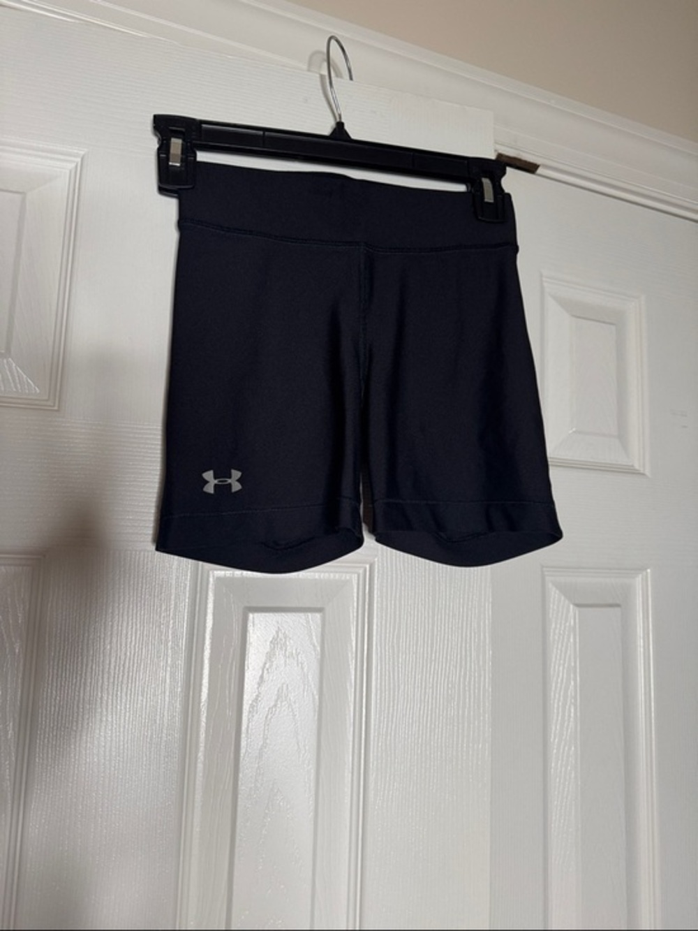 Under Armour Women's Black compression Athletic Bike Shorts xs